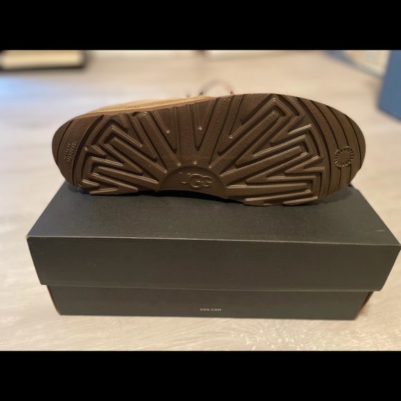 Mens Ugg sand color size 13 - Picture 5 of 7